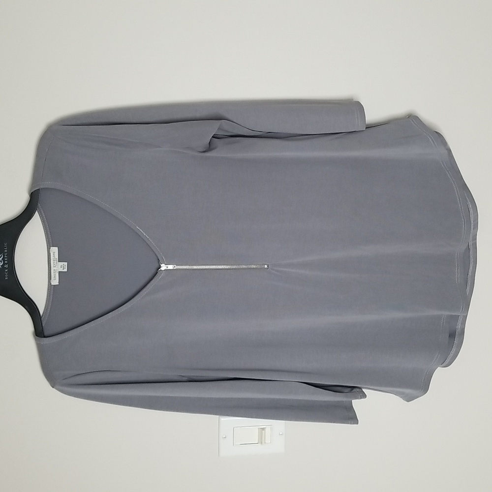 Green Envelope Los Angelos v neck zipper top